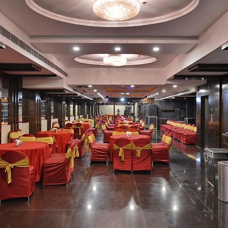 Hotel Palmdale Zirakpur Экстерьер фото