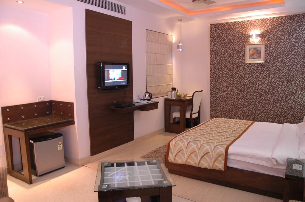 Hotel Palmdale Zirakpur Номер фото